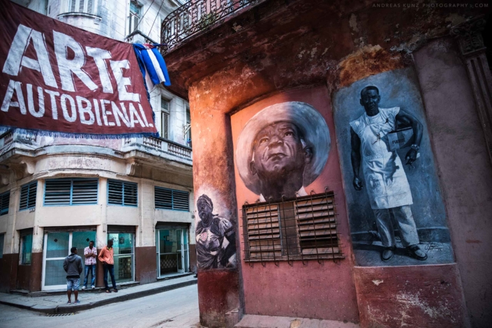 Havanna street with graffiti